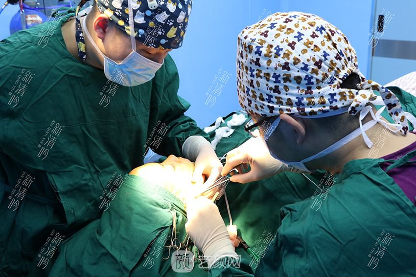 耳軟骨隆鼻果圖分享，術(shù)后~