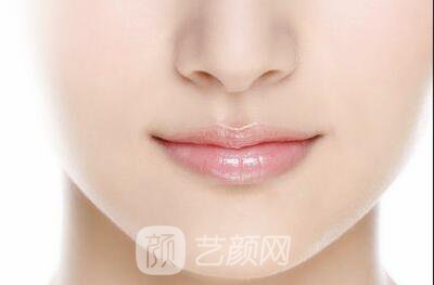 深圳恩吉娜做了下巴和鼻子，鼻型挺起來了