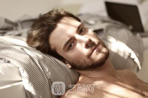 雙眼皮男生的帥也是不容忽視的。