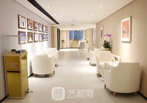 大連九銘整形醫(yī)院電話是
