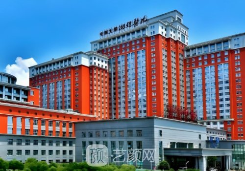 長沙隆胸哪家醫(yī)院好?熱門