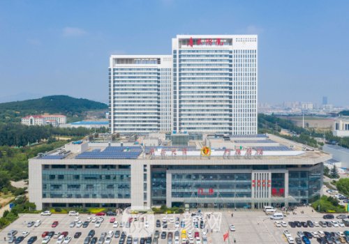 青島大學(xué)附屬醫(yī)院割雙眼