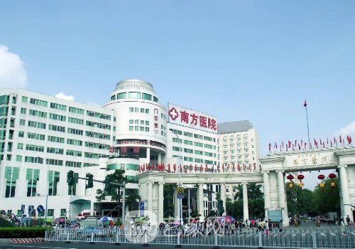 廣州隆胸最好的醫(yī)生排名