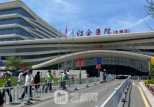 昆明紅會醫(yī)院整形外科張