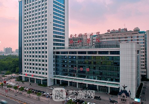 武漢協和醫(yī)院隆胸價格分